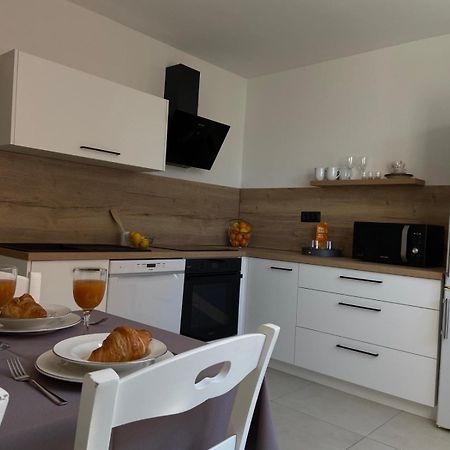Sunny Apartment In Rijeka Exteriör bild