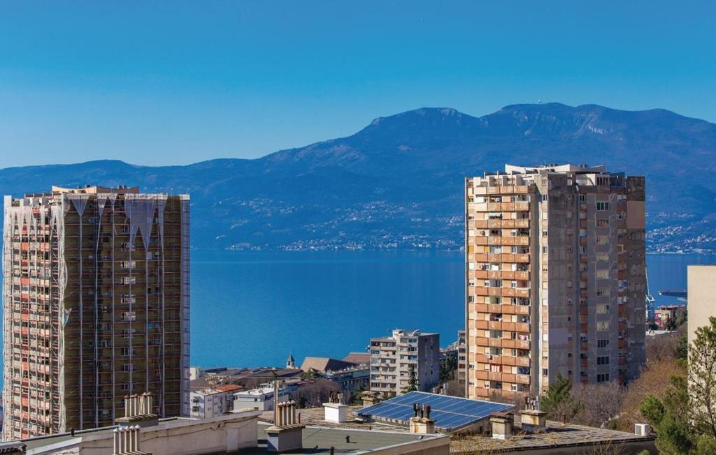 Sunny Apartment In Rijeka Exteriör bild
