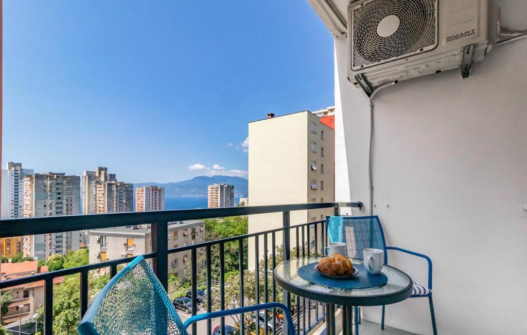 Sunny Apartment In Rijeka Exteriör bild