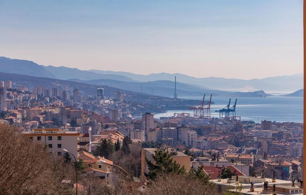 Sunny Apartment In Rijeka Exteriör bild