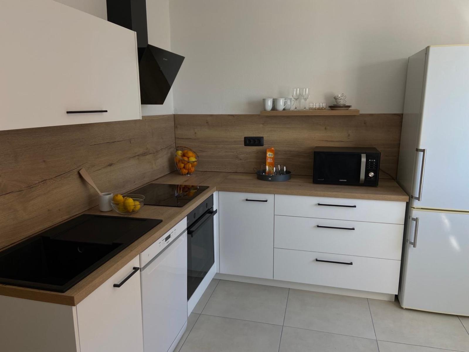 Sunny Apartment In Rijeka Exteriör bild